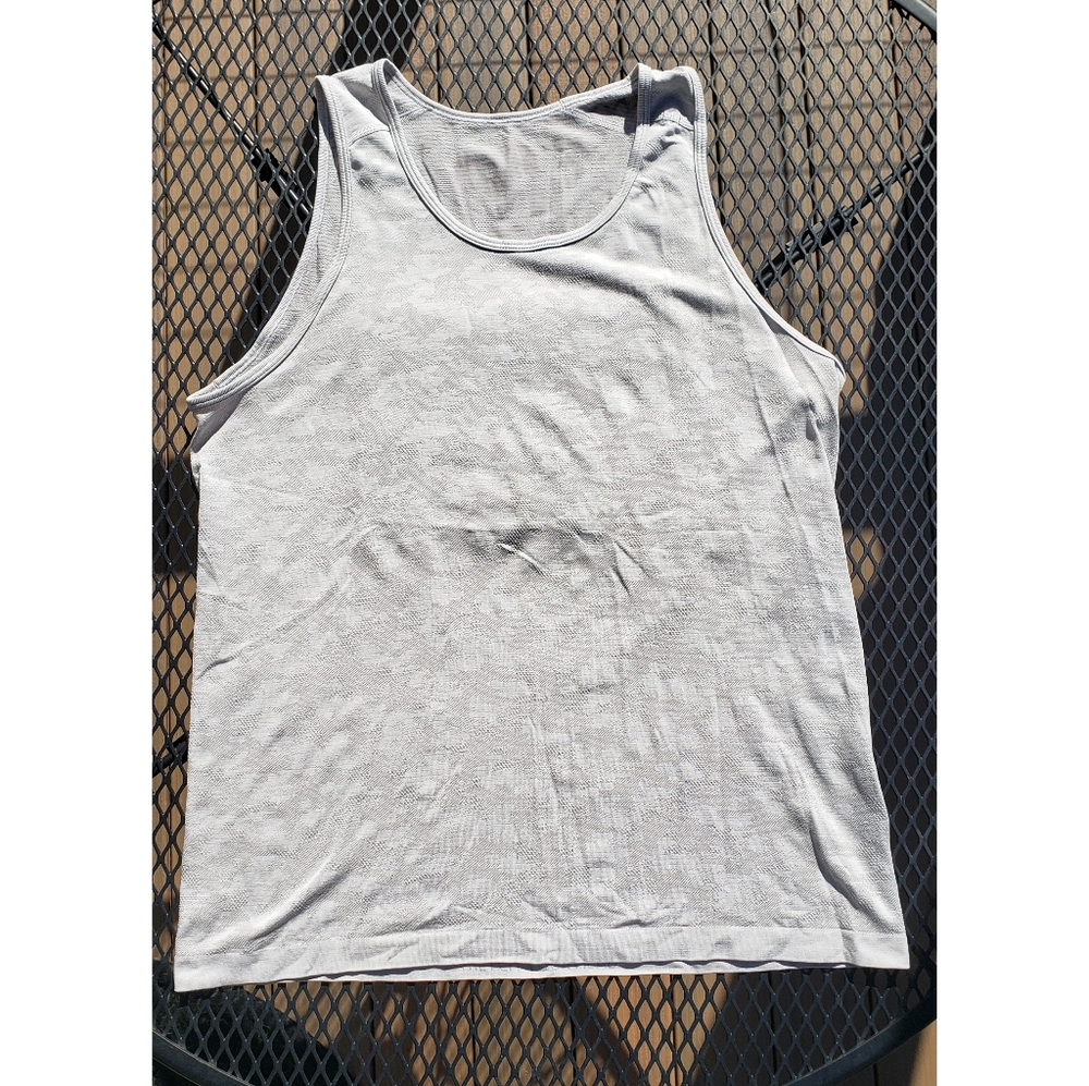 Lululemon white camo metal vent tank xl